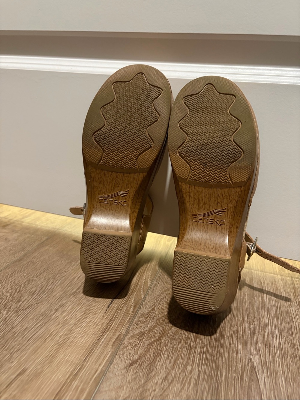 Dansko Sam Clogs in Sand Dollar Full Grain - Picture 8 of 8